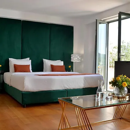 Athenaeum Eridanus Luxury