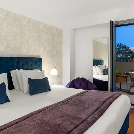 Athenaeum Eridanus Luxury